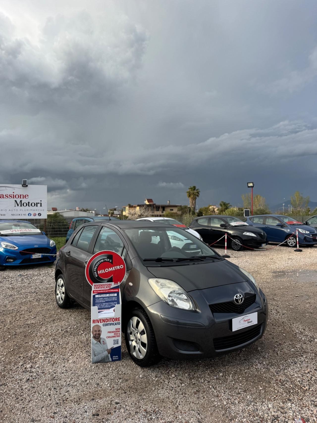 Toyota Yaris 1.0 5 porte