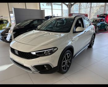 FIAT Tipo Tipo 1.5 Hybrid DCT 5 porte Cross
