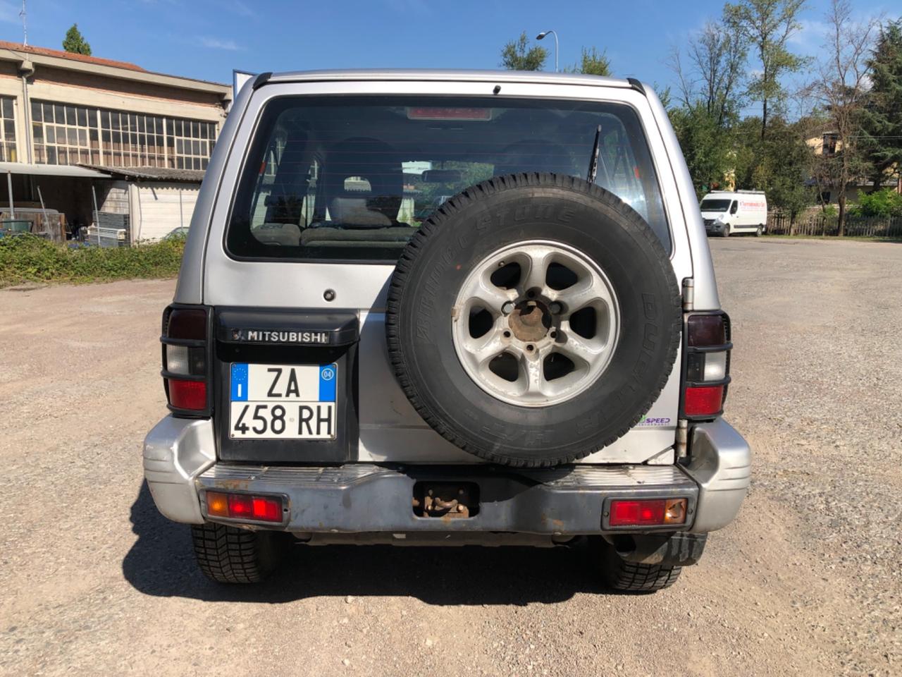 Mitsubishi Pajero 2.5 TDI MT SS GLS Special Action