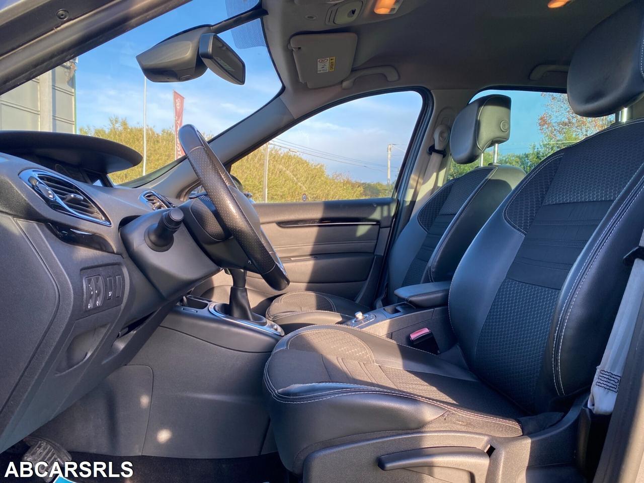 RENAULT - Grand Scénic - dCi 8V 110 CV EDC