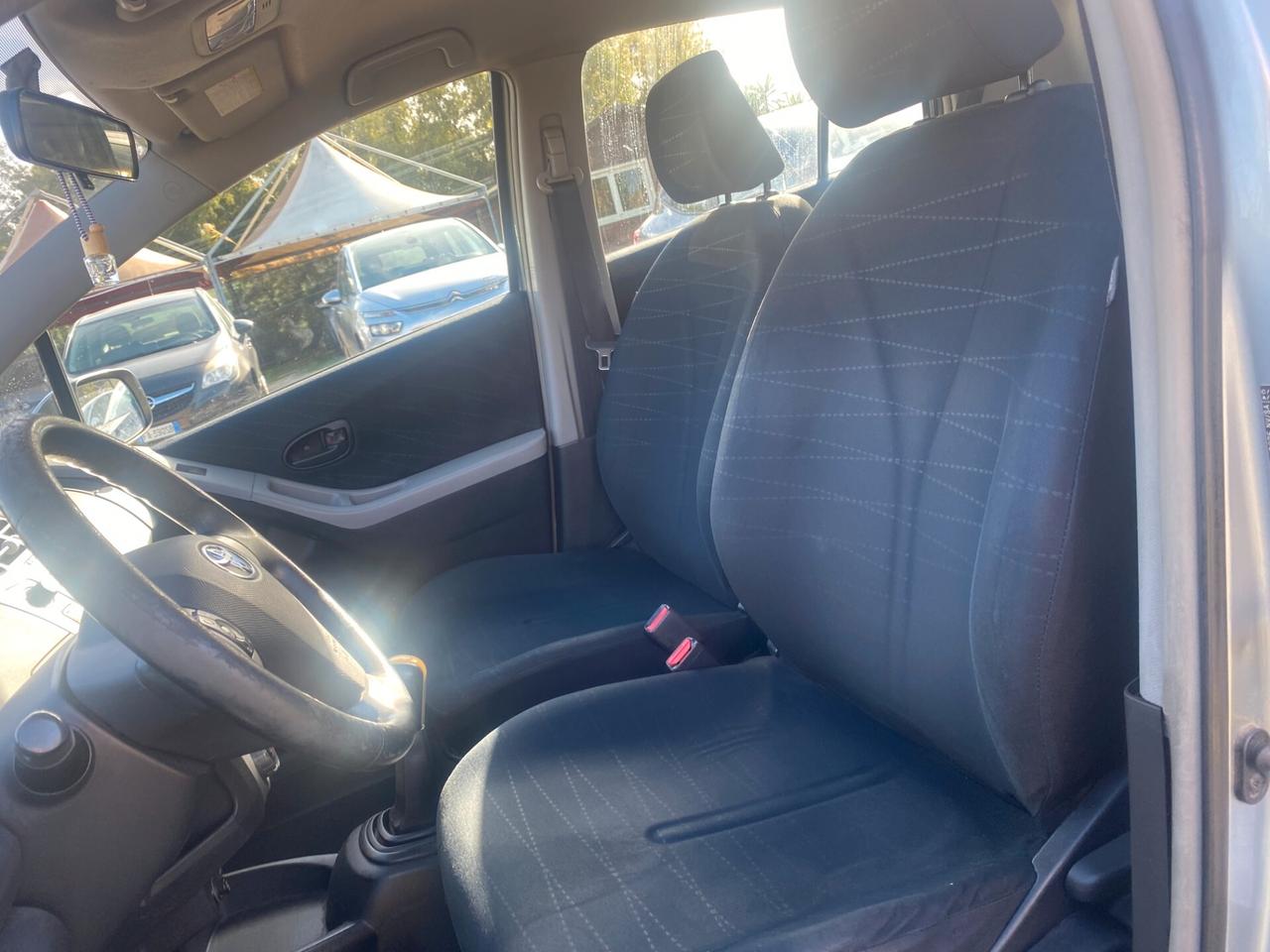 TOYOTA YARIS 1.0 152.000 KM ADATTA NEOPATENTATI