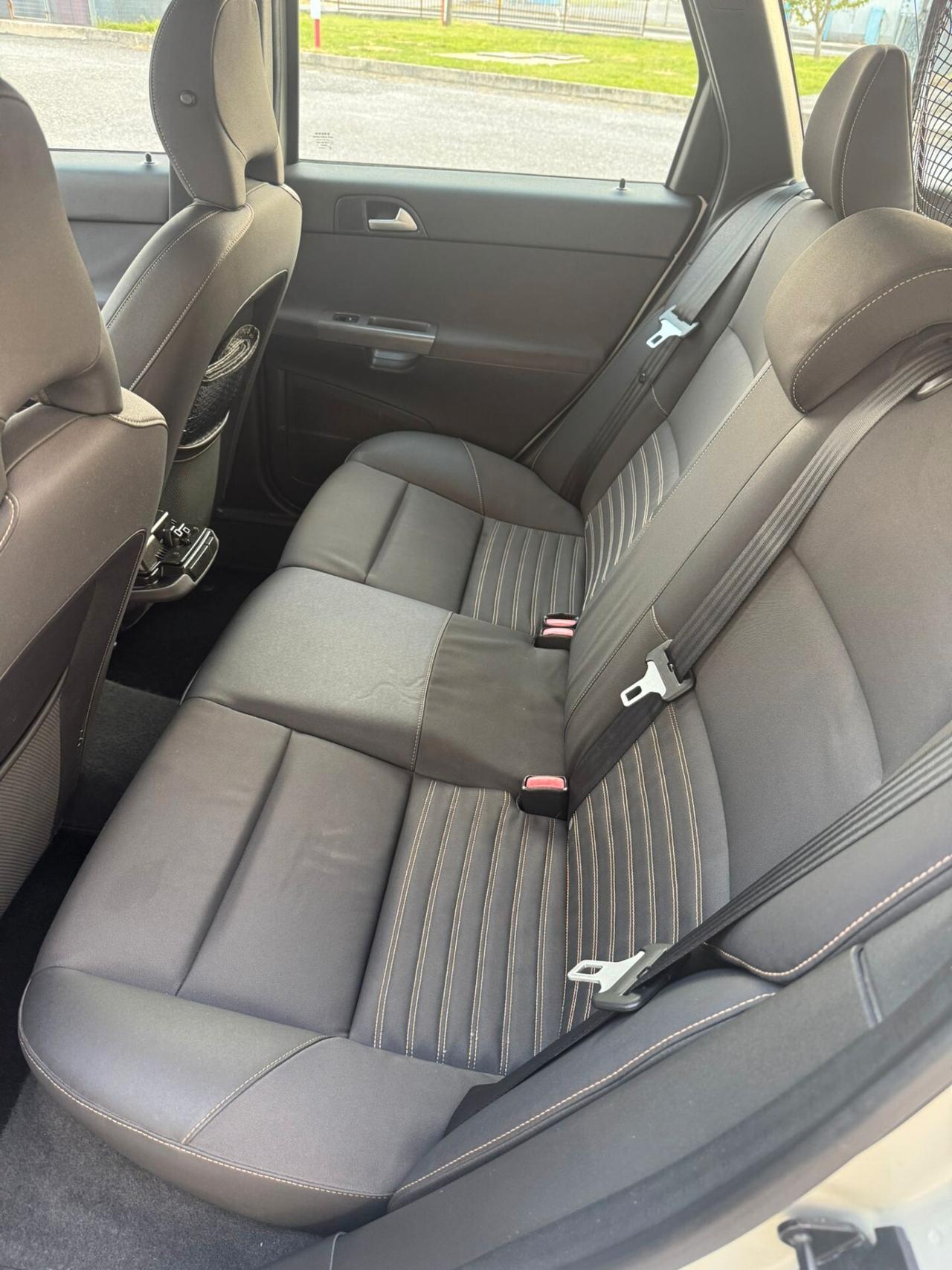Volvo V50 D2 R-design