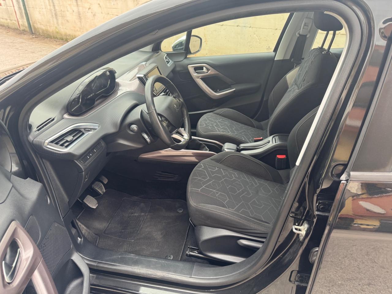 Peugeot 2008 BlueHDi 1600dci Urban Cross