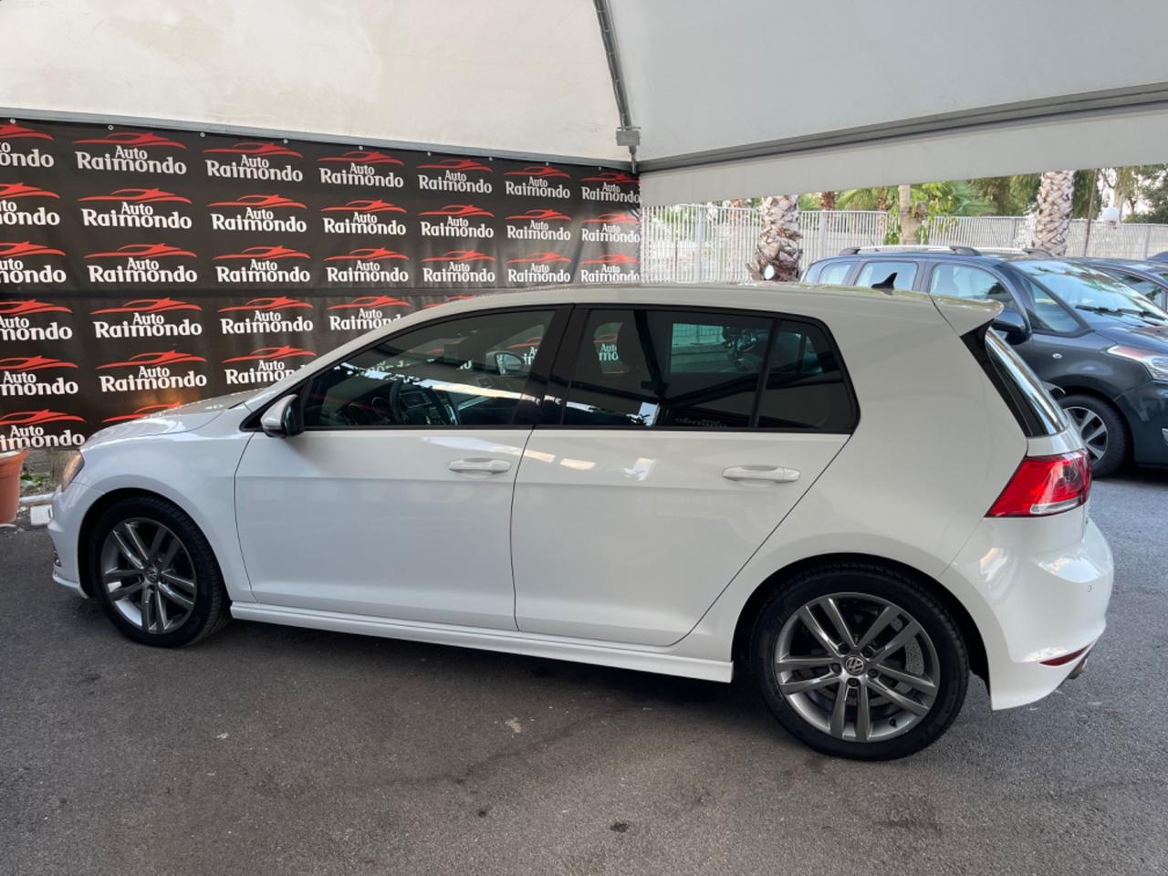 Volkswagen Golf 1.6 TDI R LINE