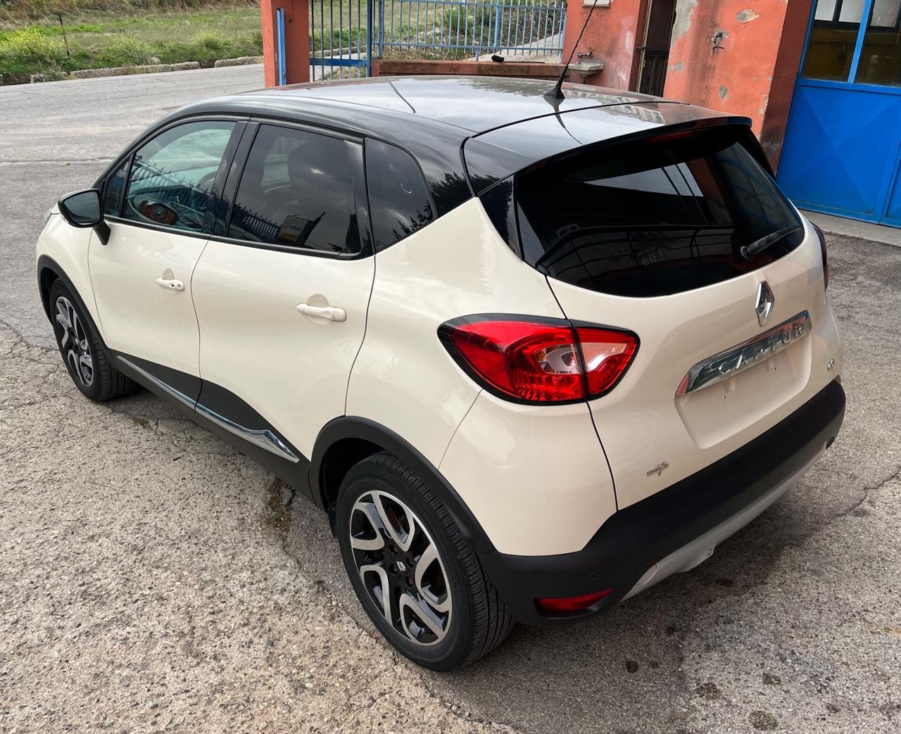 Renault Captur dCi90CV Intens-Pelle-GripControl