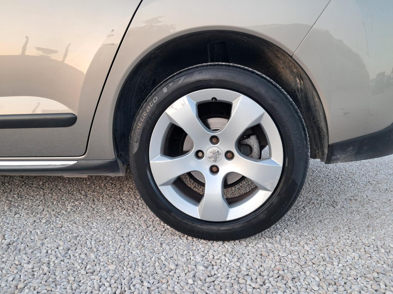 Peugeot 3008 1.6 HDi 112CV Allure*CLIMA*CERCHI