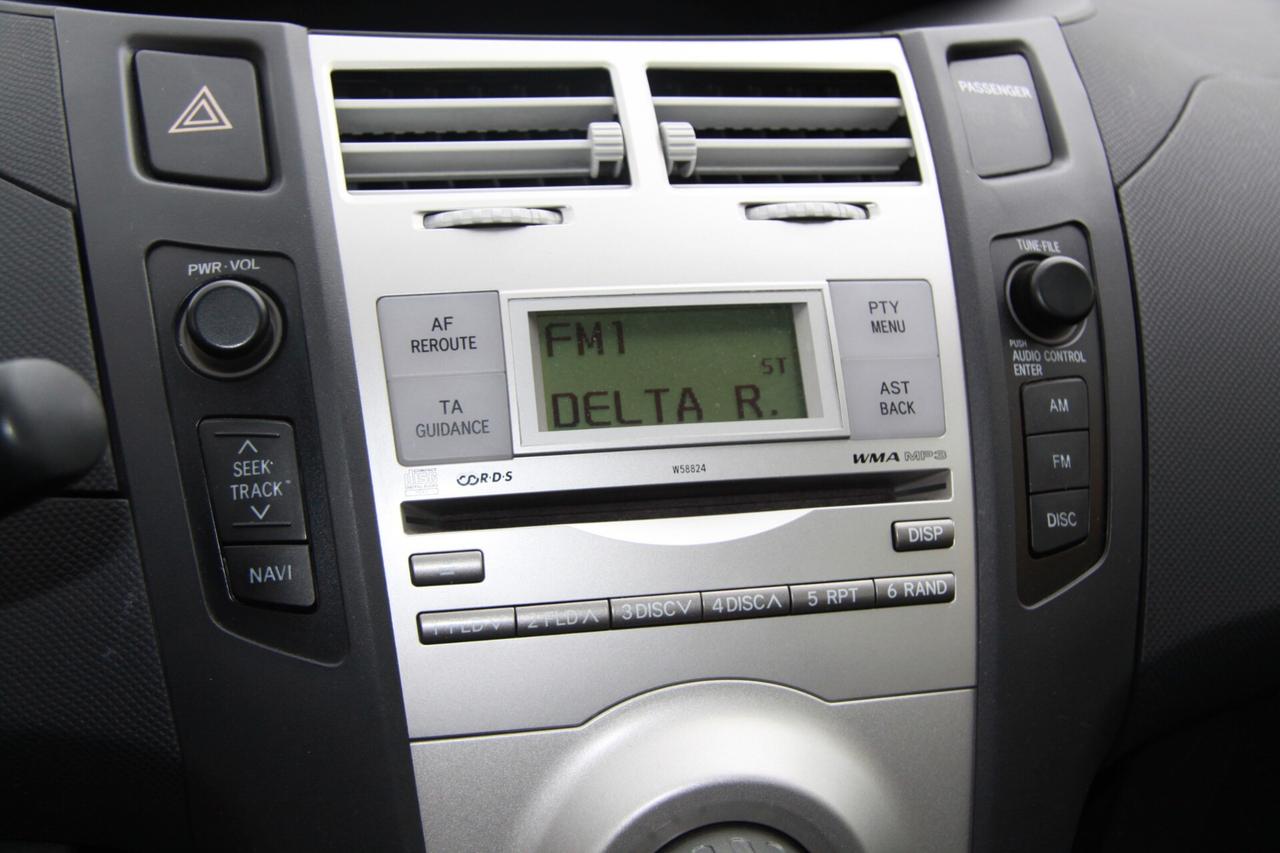 Toyota Yaris 1.0 5 porte