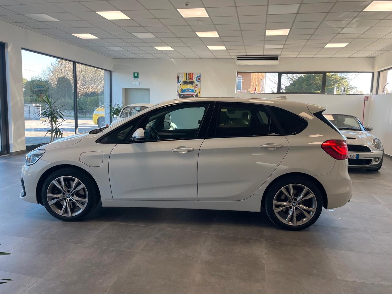 Bmw 2er Active Tourer 225xe iPerformance Business aut.