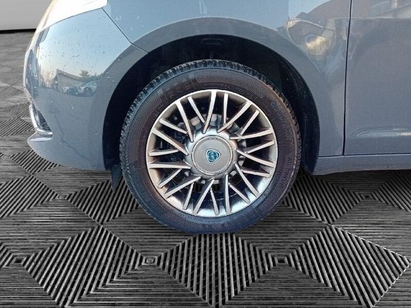 Lancia Ypsilon 1.2 69cv GPL Ecochic Silver