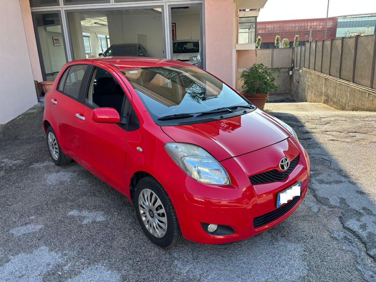TOYOTA Yaris 1.0 5p. Sol