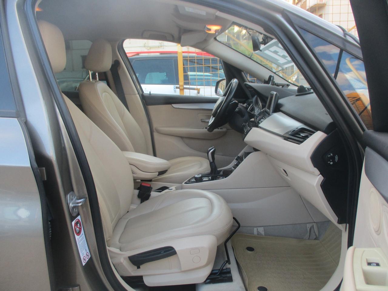 Bmw 2er Active Tourer 218d STRAFULL 2014