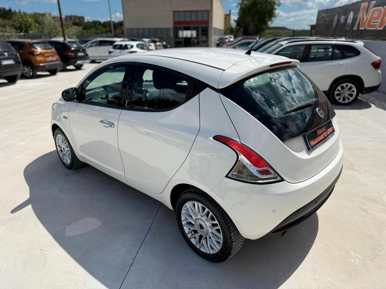Lancia Ypsilon 1.2 69 CV 5P Gold 2015