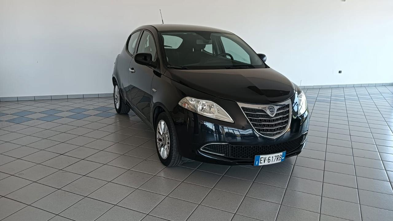 Lancia Ypsilon 1.2 69 CV 5 porte Platinum