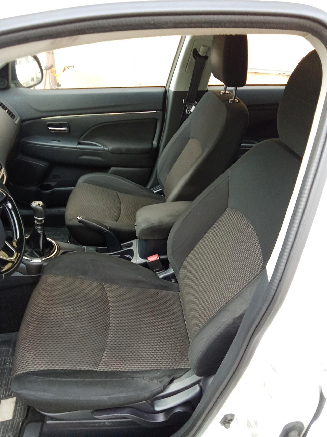 Mitsubishi ASX 1.6 DI-D 114 CV Intense 017