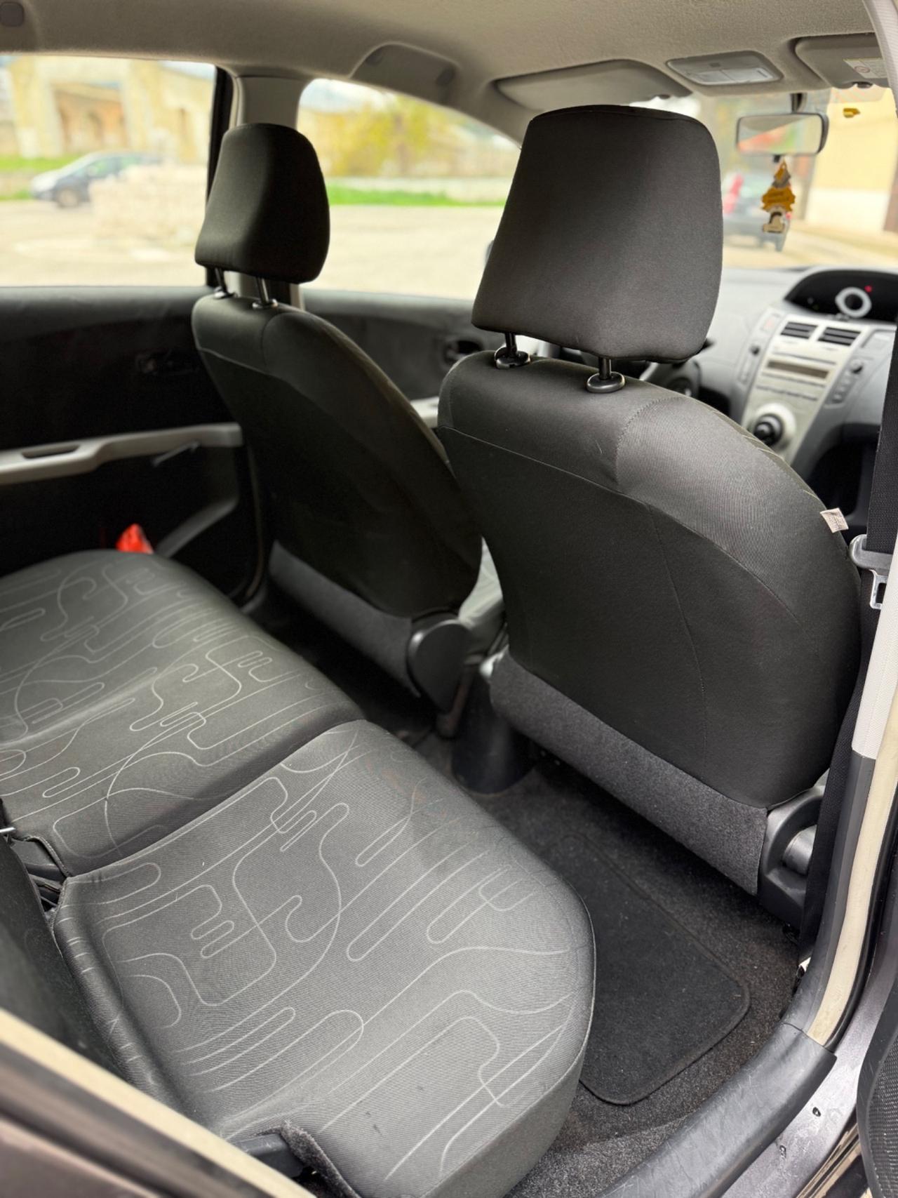 Toyota Yaris 1.0 5 porte Now