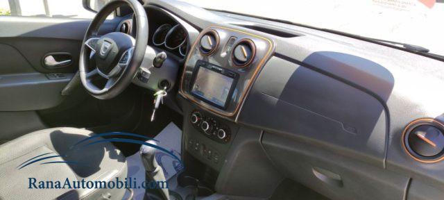 DACIA Sandero TCe 90CV SerieSpeciale Brave Navy