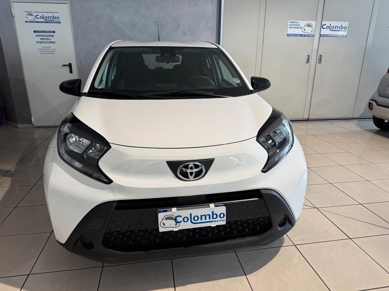 Toyota Aygo X 1.0 Active 72cv App conn Cam 17" (Neopat)