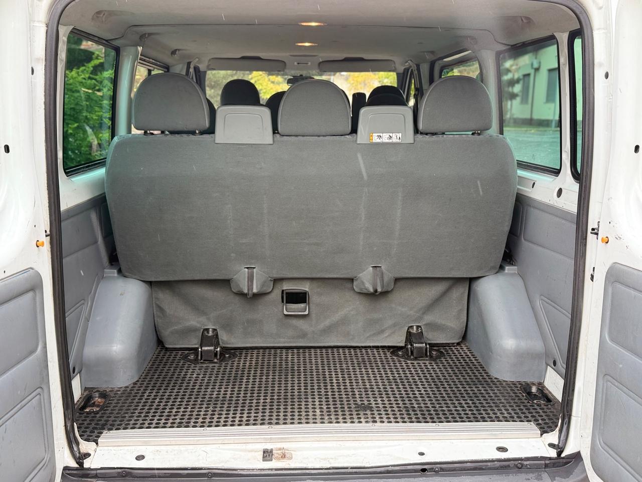 Ford transit 9 posti