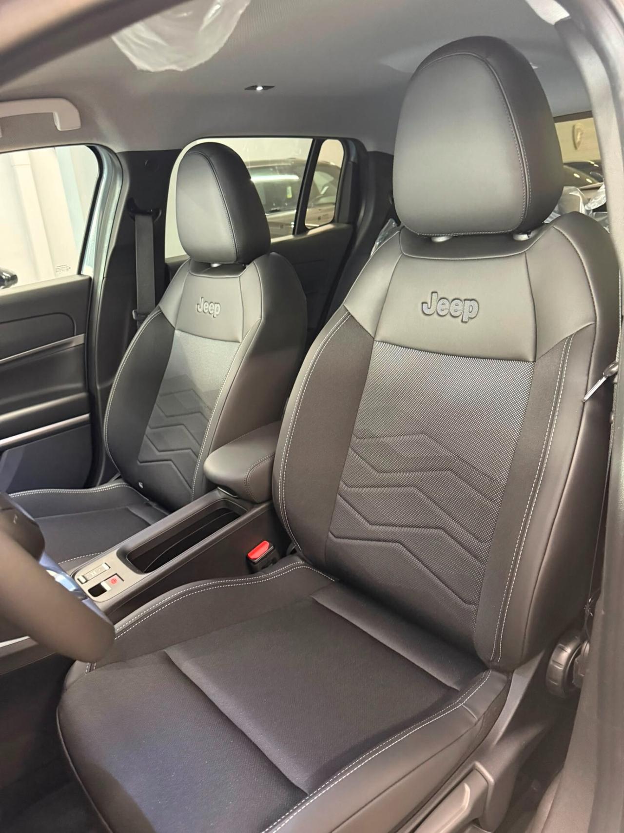 Jeep Avenger 1.2 Turbo 100 CV MHEV Summit