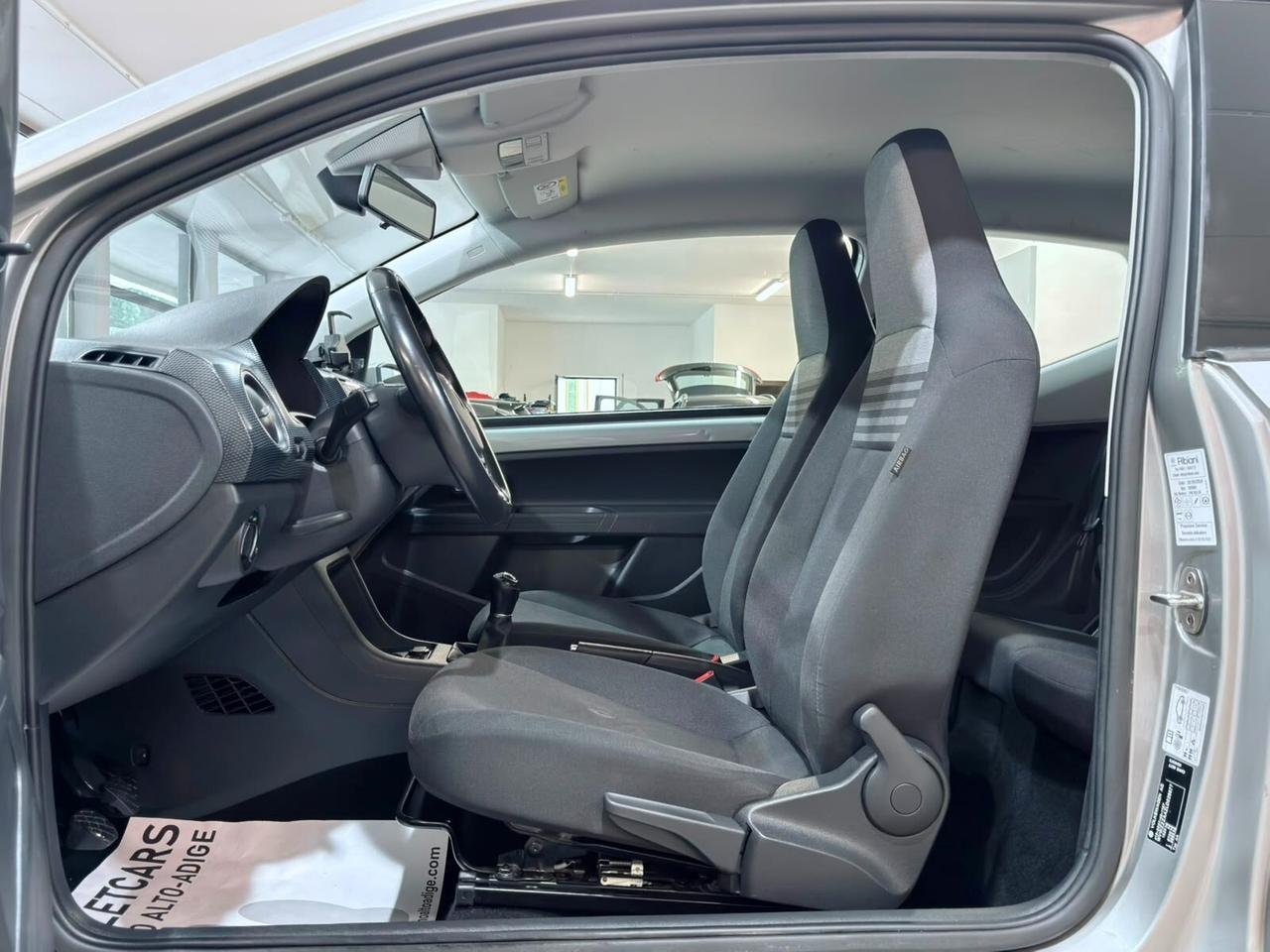 VOLKSWAGEN UP! 1.0 60cv 3p 59.000km NEOPATENTATI