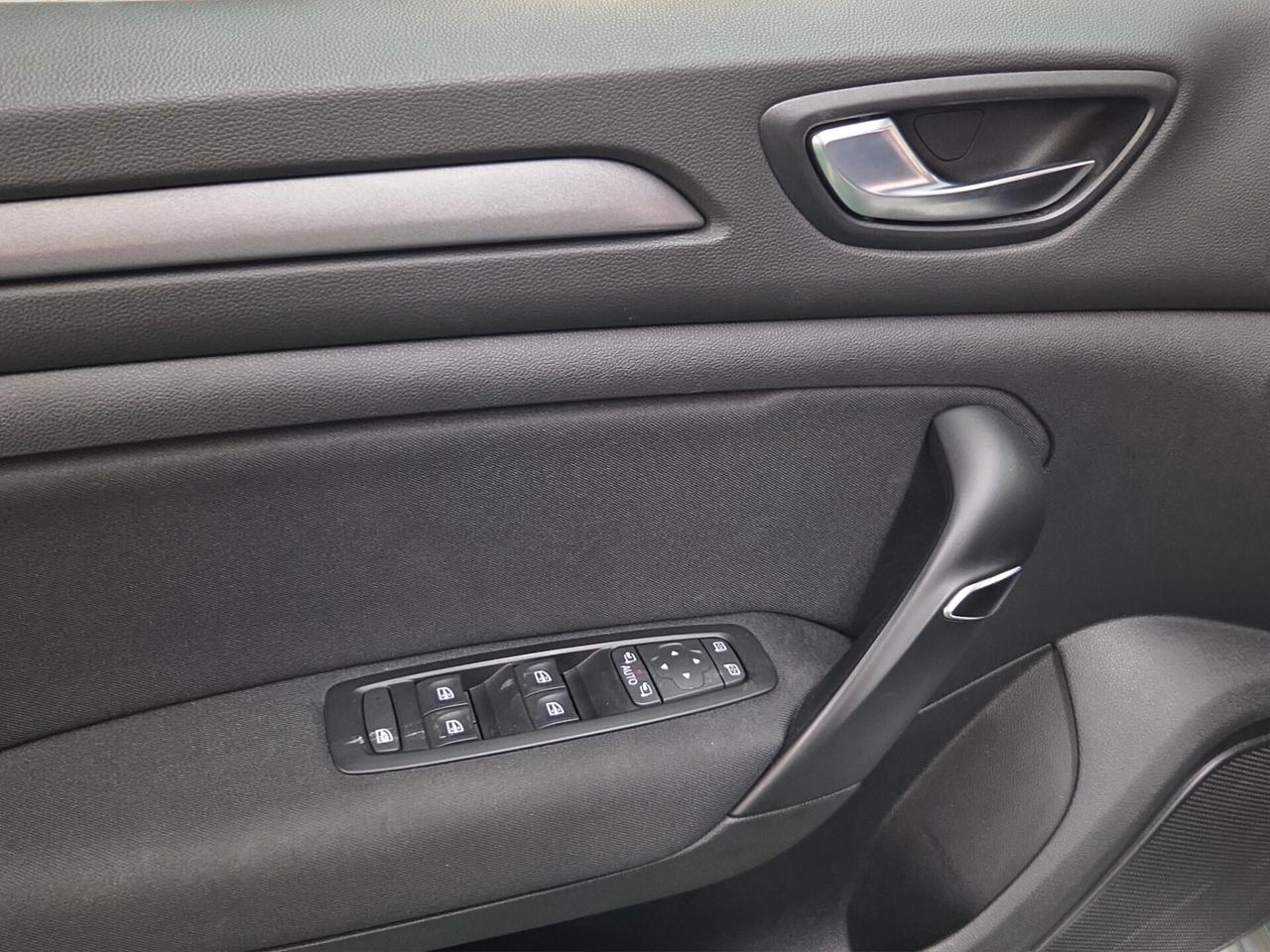 (AUTOCARRO N1) Mégane Sporter Blue dCi 115 CV EDC Business