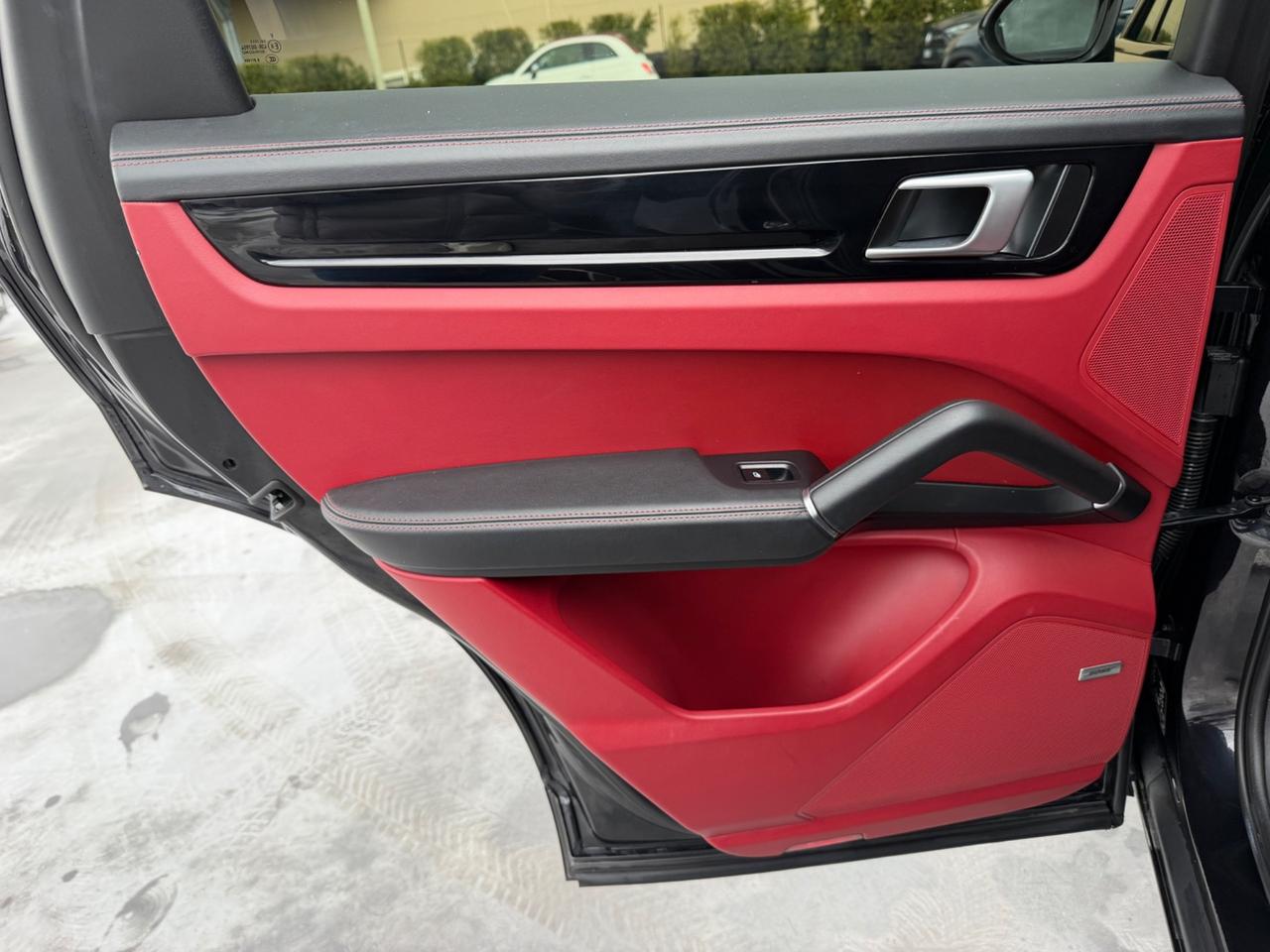 Porsche Cayenne Coupé 3.0 V6 E-Hybrid Platinum Edition