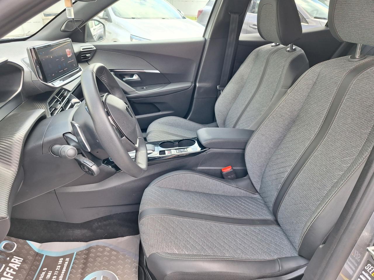 Peugeot 2008 ALLURE 1.5 HDi 130 S&S EAT8 - 10/2023