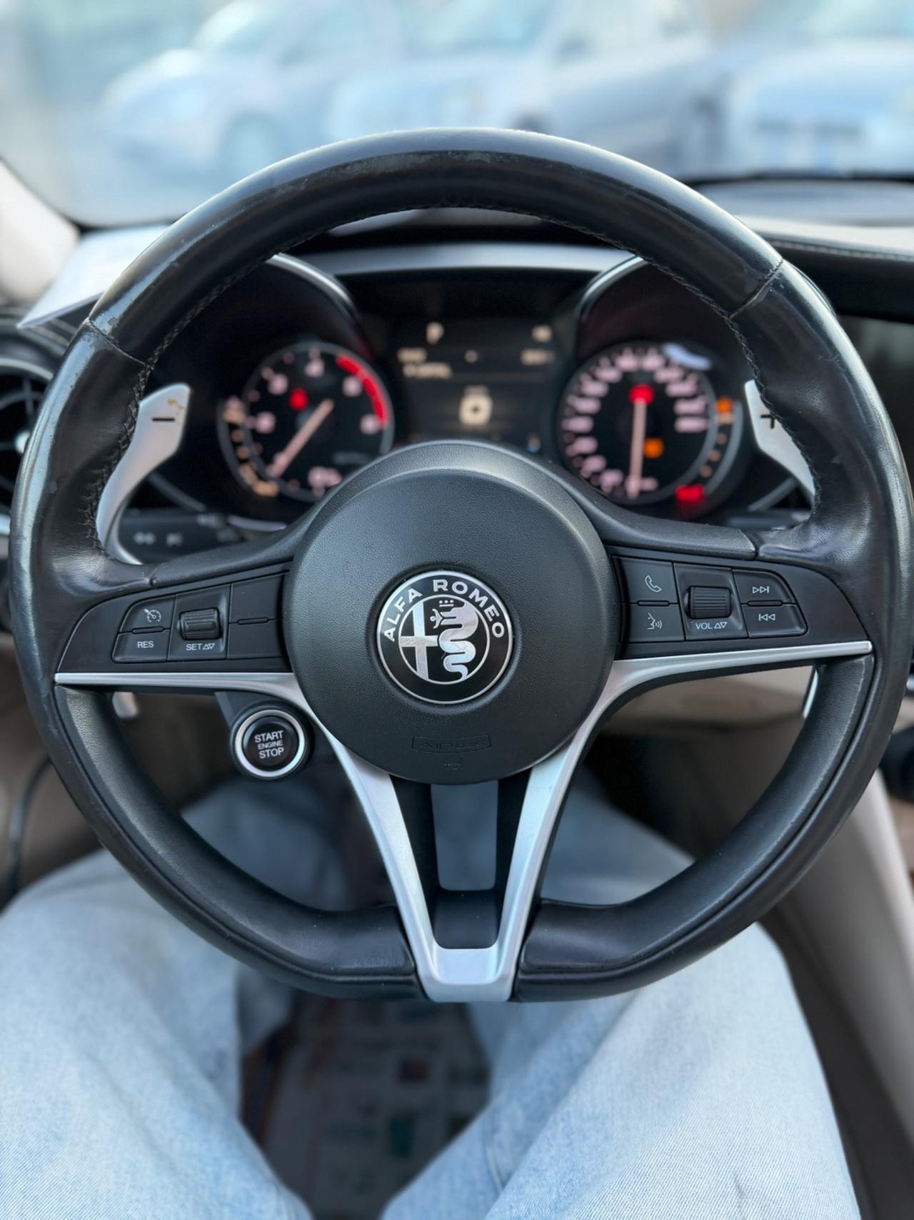 Alfa Romeo Giulia 2.2 Turbodiesel 180 CV AT8 Q 2 Business Sport Launch Ed.