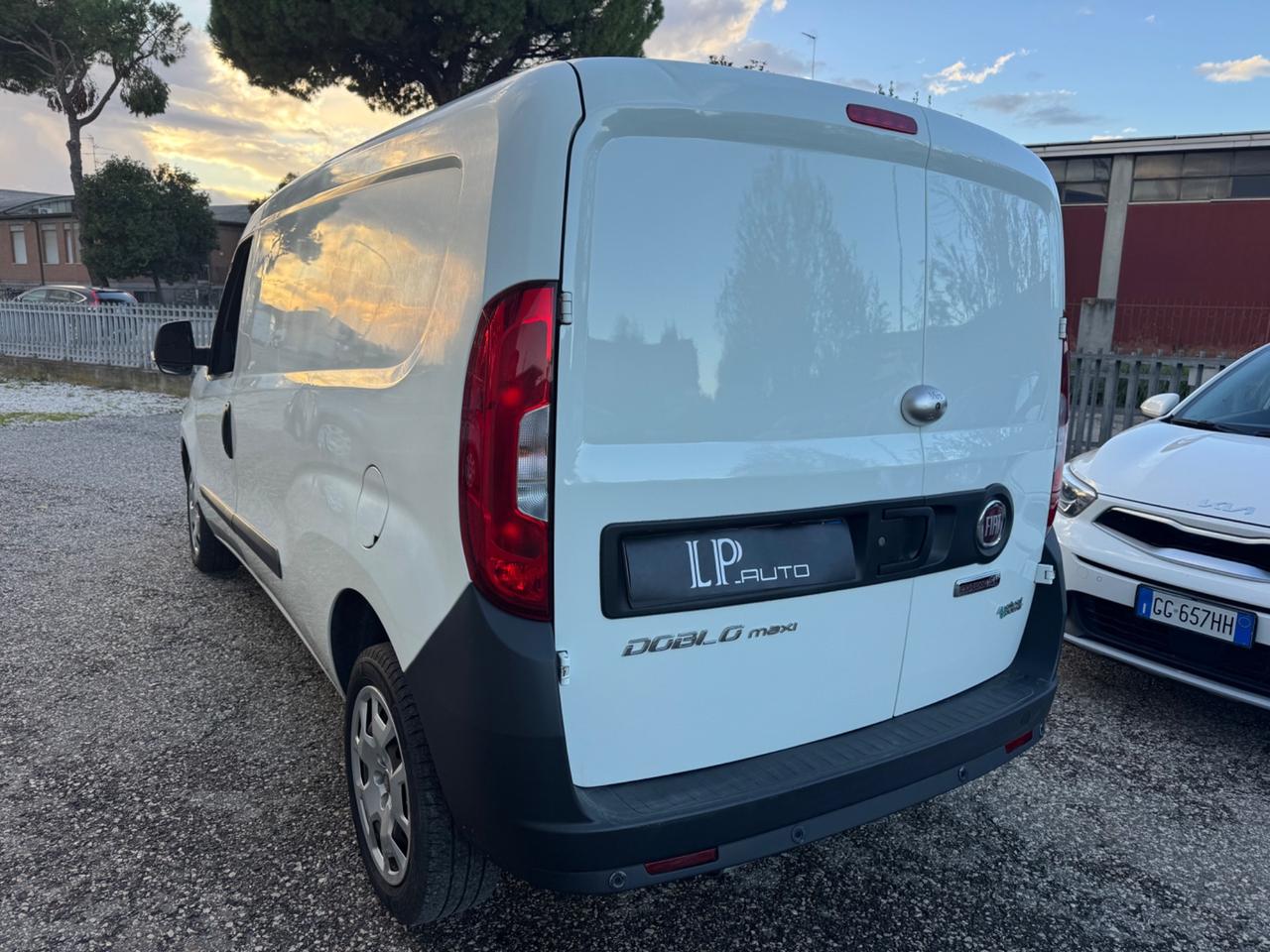 Fiat Doblo Doblò 1.4 T-Jet Natural Power PL-TN Cargo Maxi Lamierato