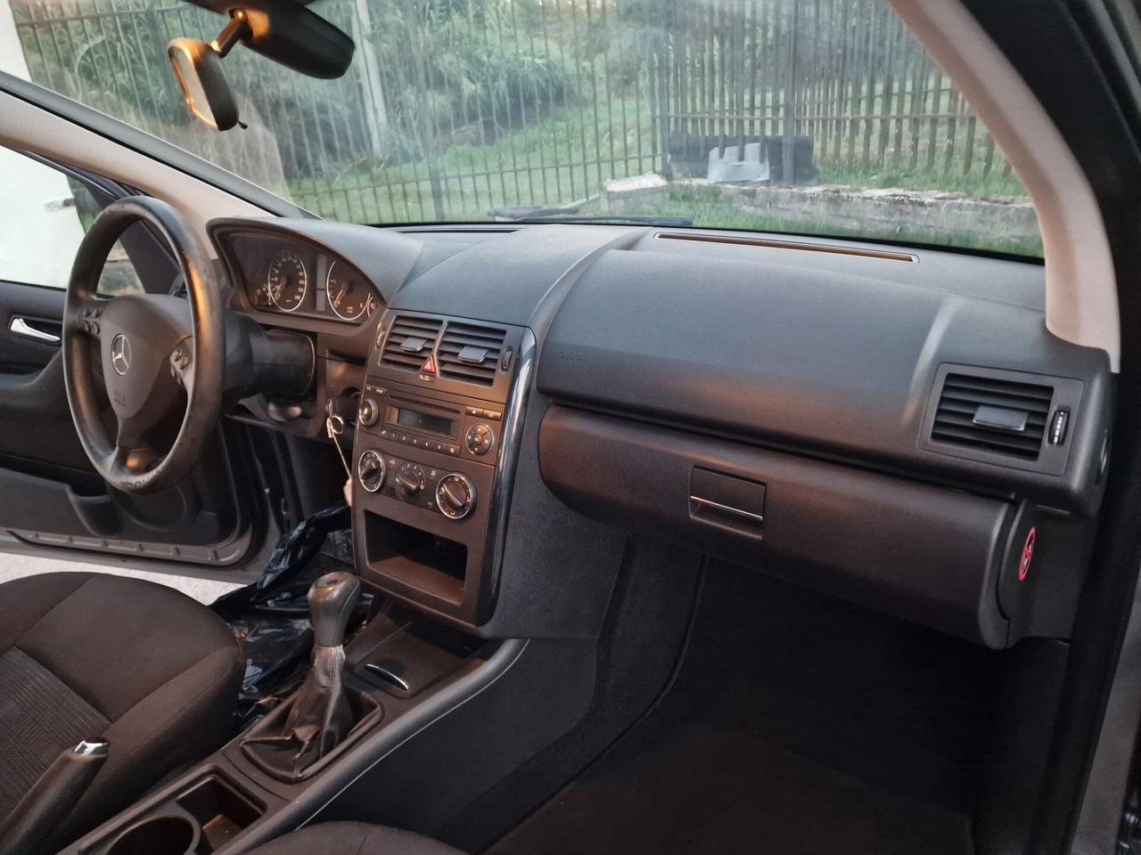 Mercedes A 160 CDI BlueEFFICIENCY Executive "neopatentati"
