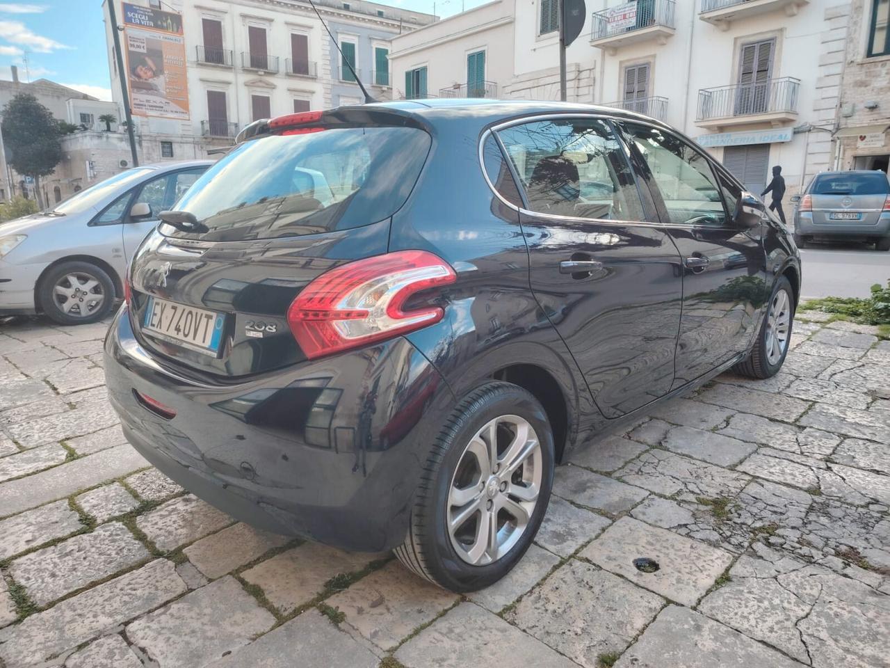 Peugeot 208 1.6 HDi 5 porte Allure