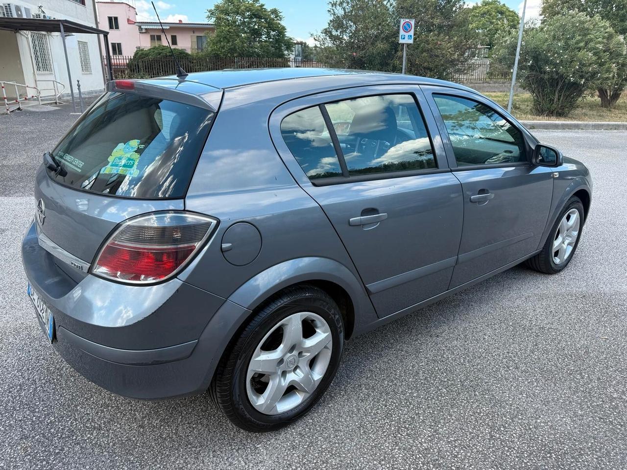 Opel Astra 1.3 CDTI 5 porte Enjoy