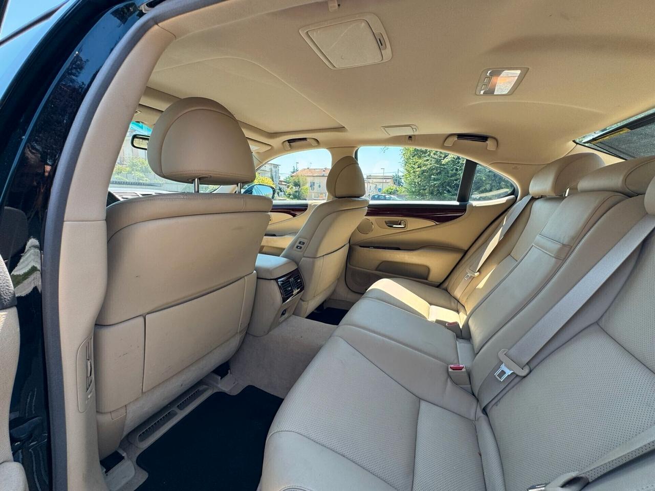 Lexus LS 600 600h