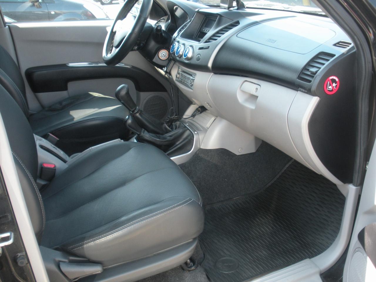 Mitsubishi L200 2.5 DI-D/178CV DC Intense
