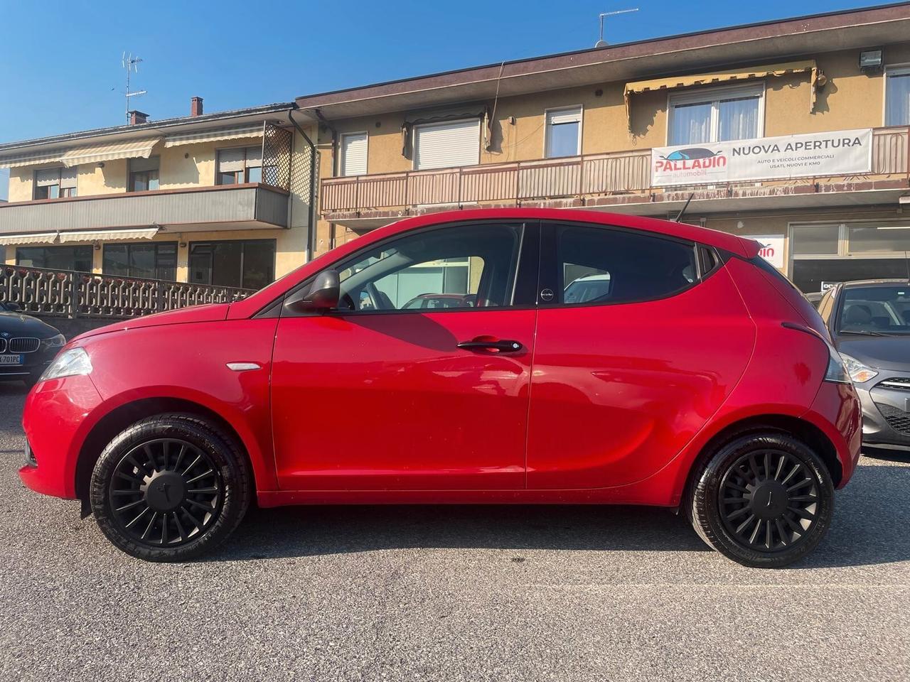 Lancia Ypsilon 1.0 Hybrid Silver – 2021 | 67.561 km | Neopatentati