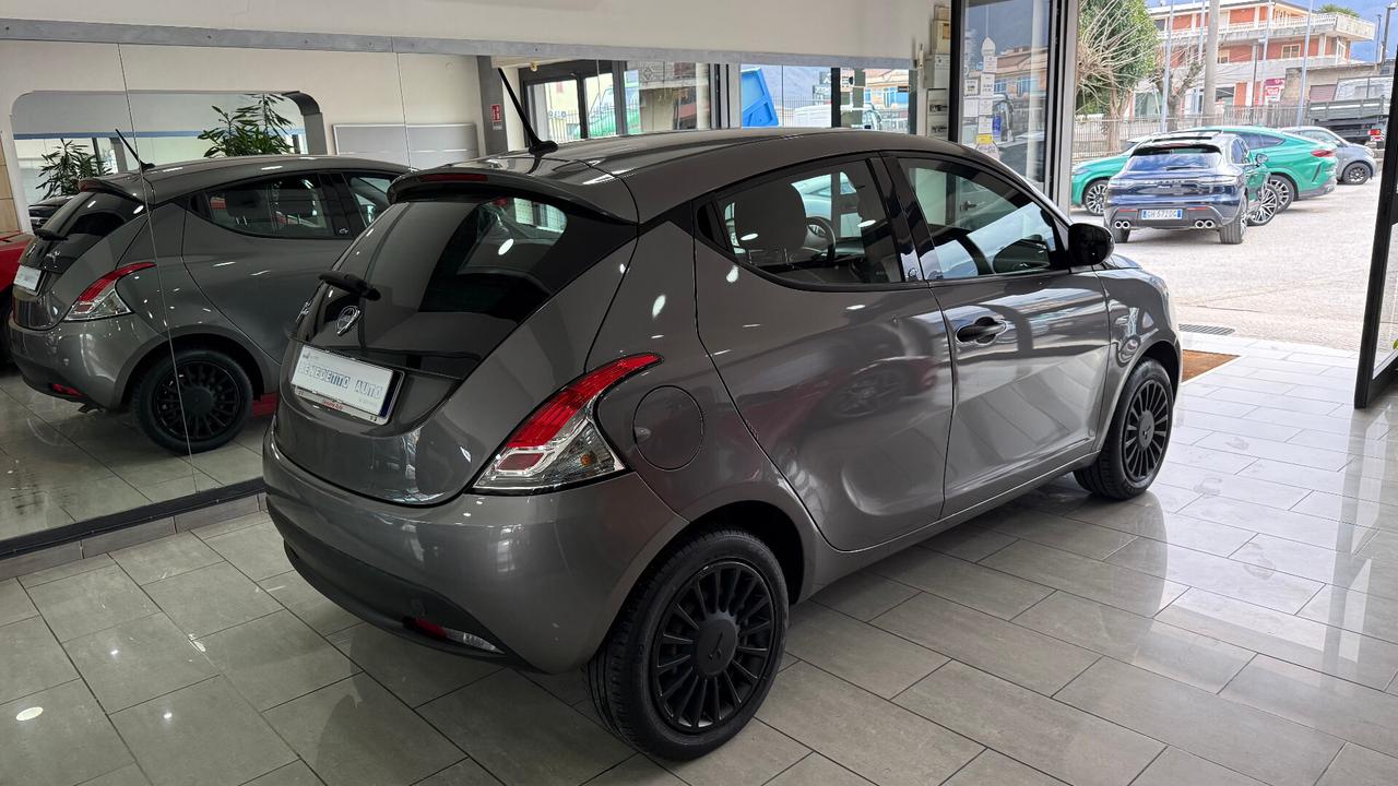 Lancia Ypsilon 1.2 69 CV 5 porte GPL