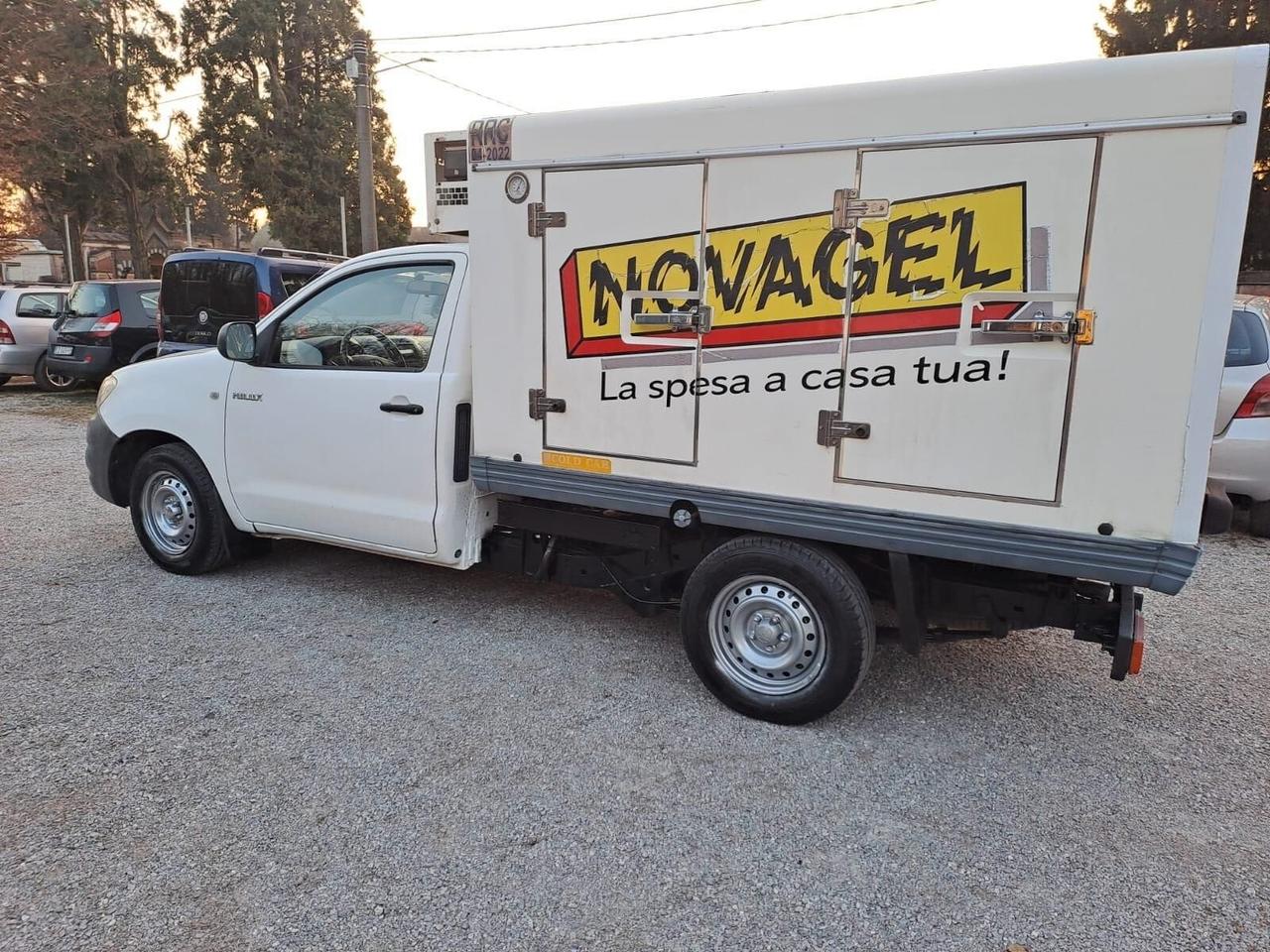 Toyota Hilux 2.5 D-4D 2WD 2p. Chassis & Cab 2010