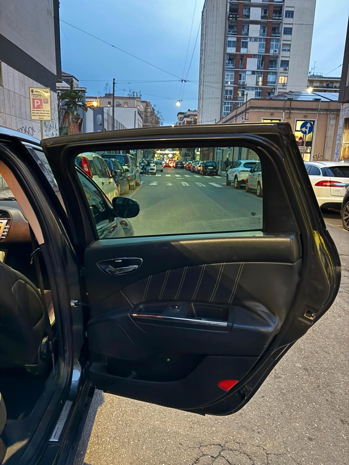 Lancia Delta 1.6 MJT DPF Platino