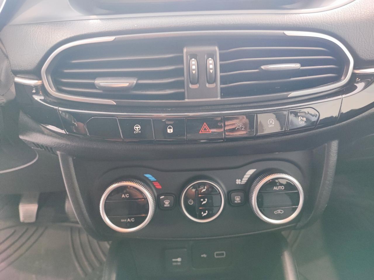 Fiat Tipo 1.3 Mjt S&S 5 porte CROSS