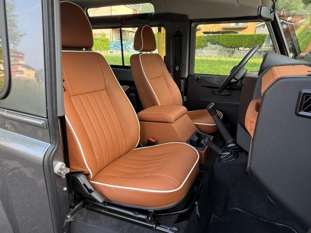 LAND ROVER Defender 90 2.4 S TD4 Station Wagon