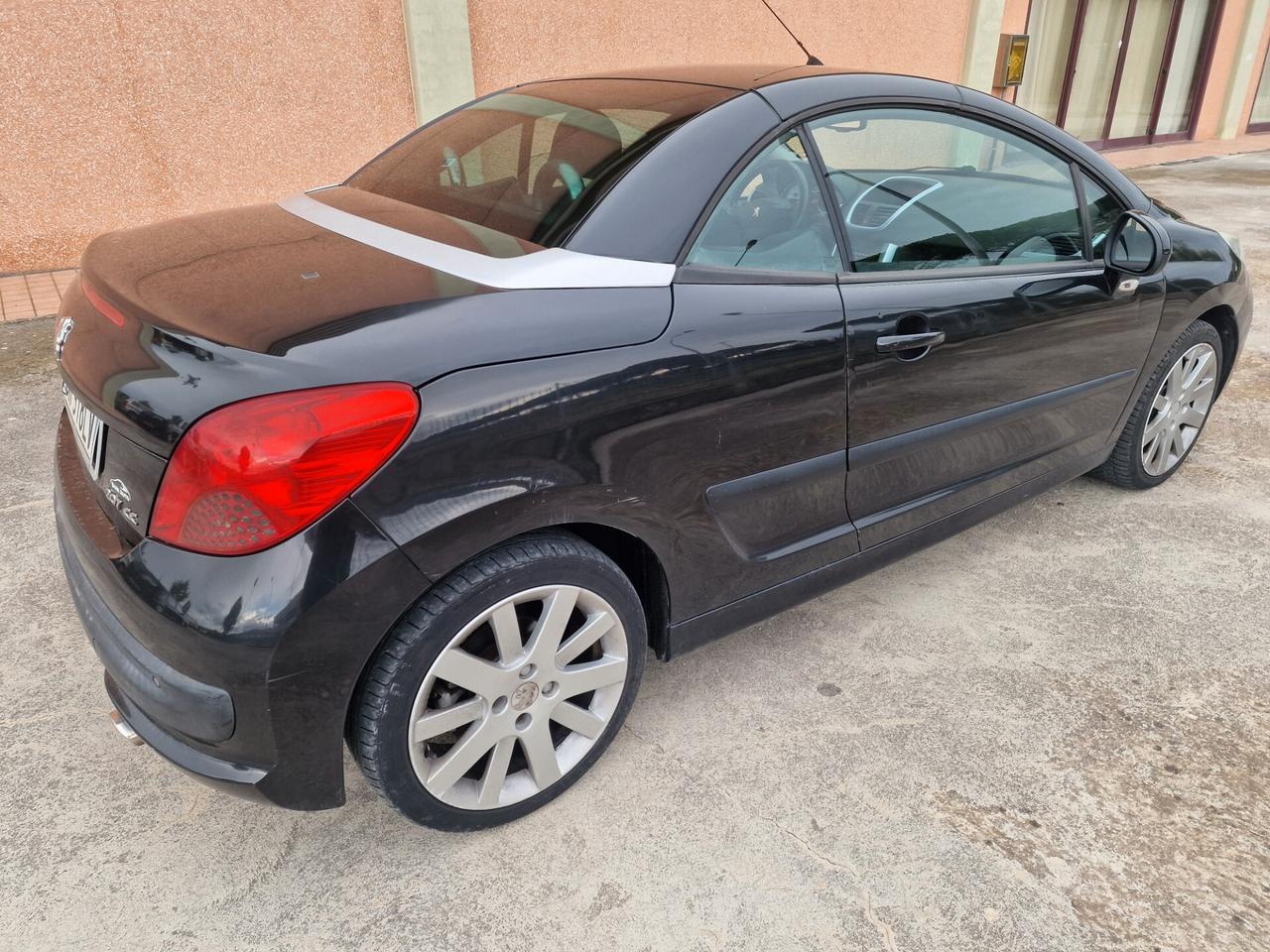 Peugeot 207 1.6 HDi 110CV CC Féline