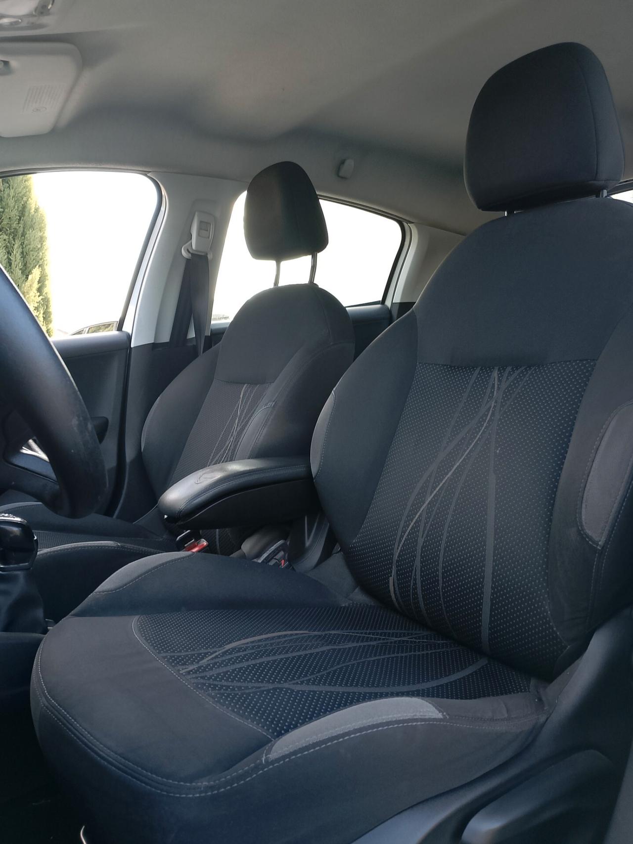 Peugeot 208 1.4 HDi 68 CV 5 porte Allure