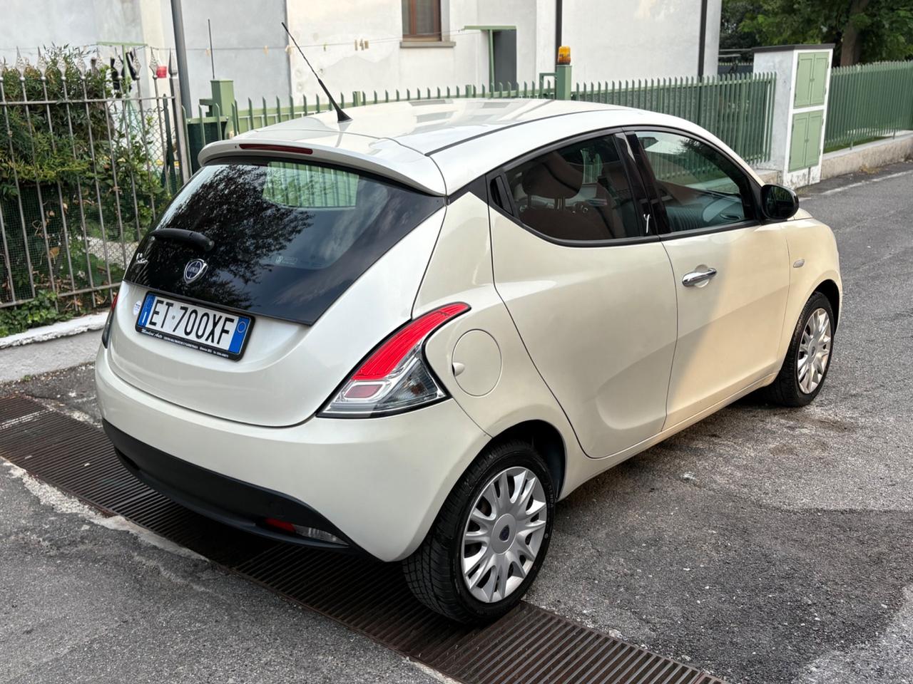 Lancia Ypsilon 1.2 BENZINA Platinum 11/2013 NEOPATENTATI