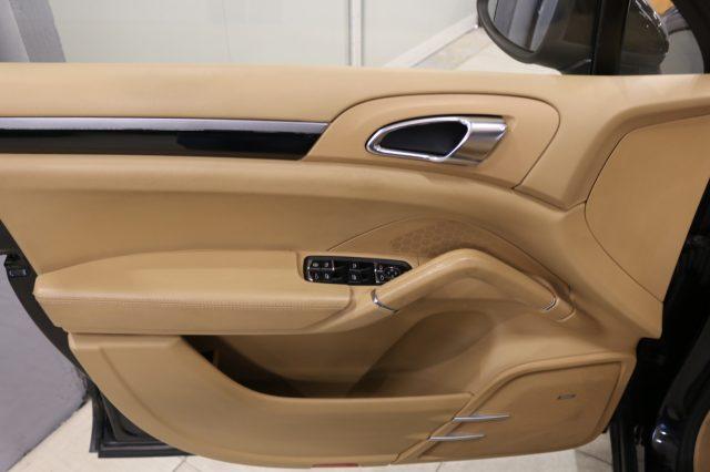 PORSCHE Cayenne 3.0 Diesel "" TETTO PANORAMICO / SERVICE PORSCHE""