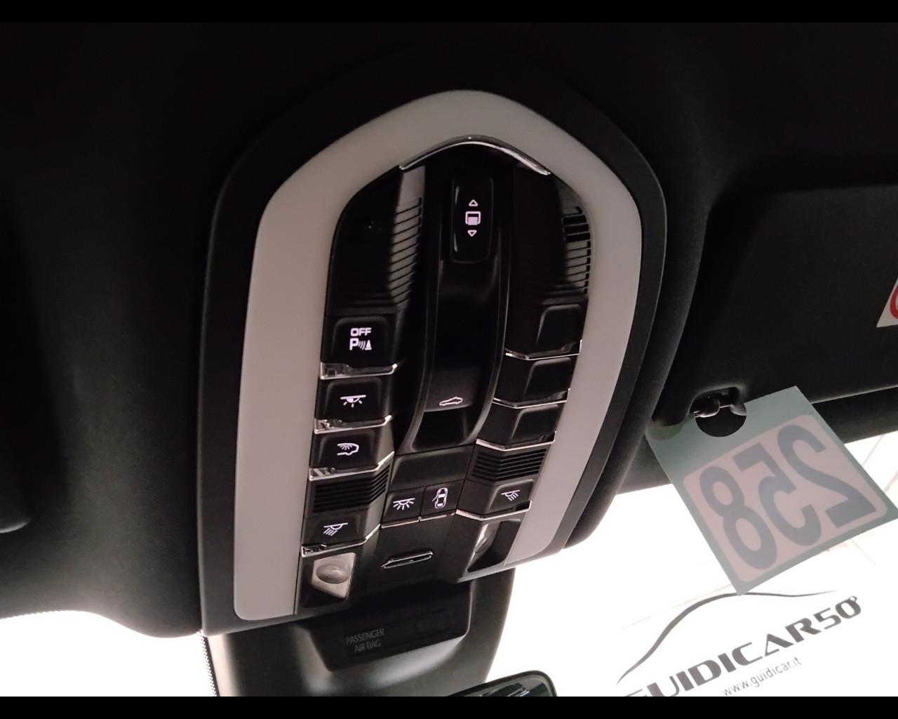 PORSCHE Macan I 2019 - Macan 2.0 245cv pdk