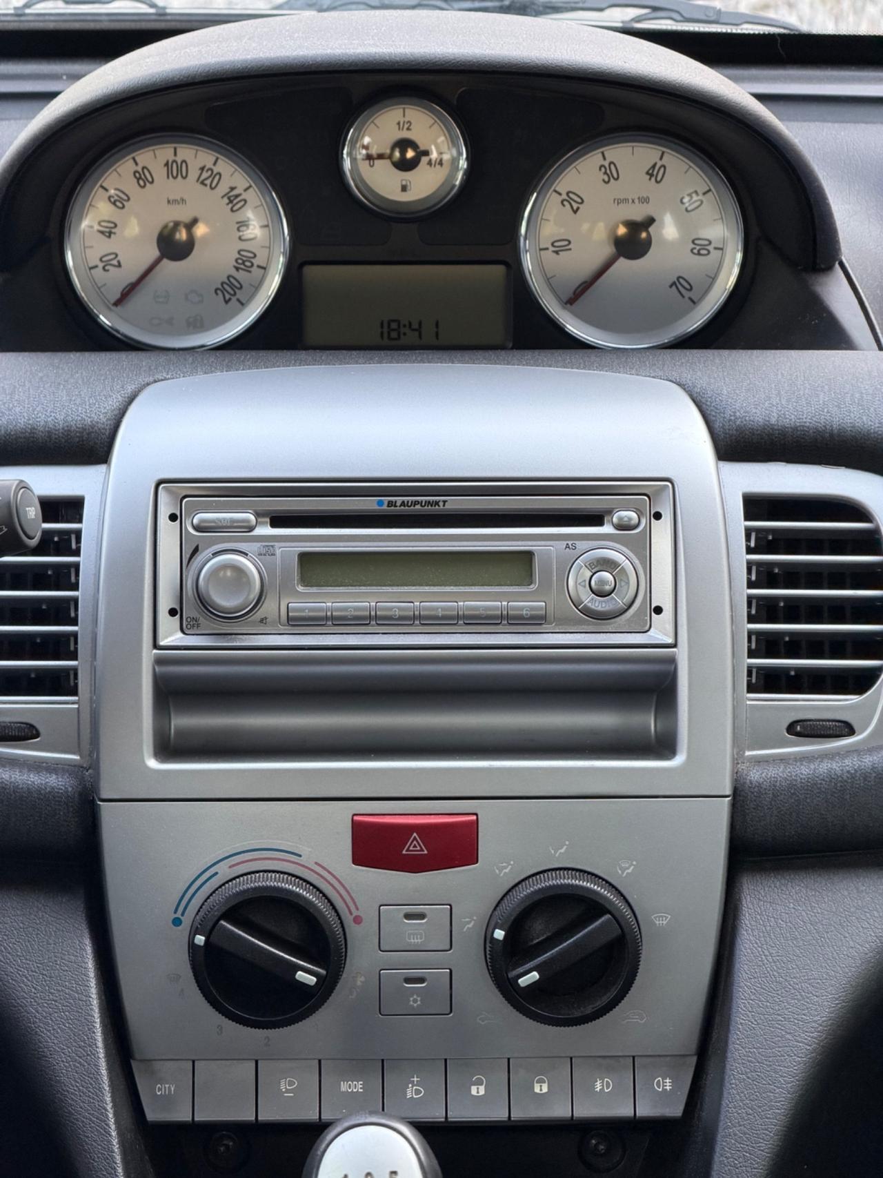 Lancia Ypsilon 1.4 GPL 2031- Neopatentati-Garanzia