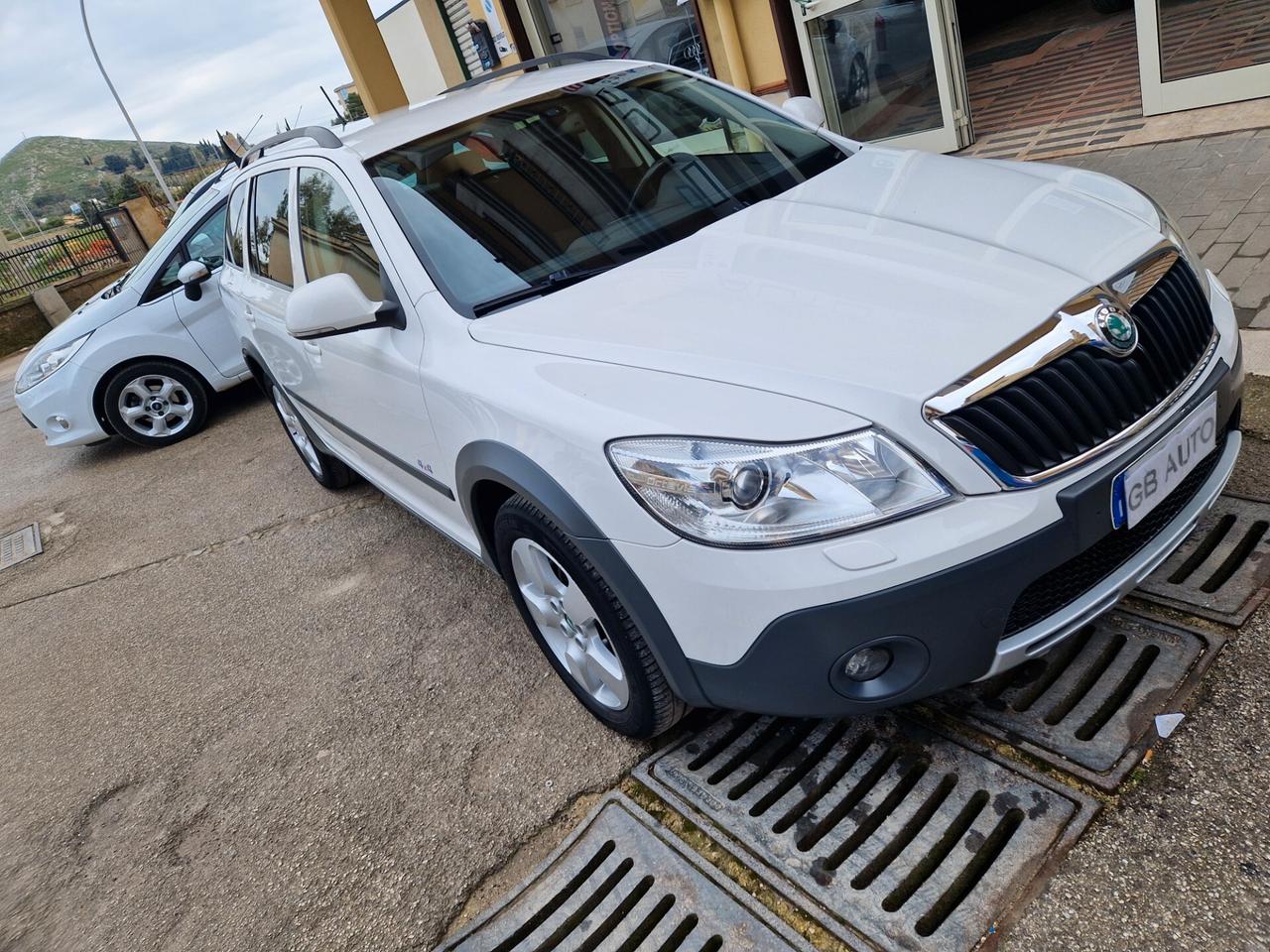 SKODA OCTAVIA SCOUT 4X4 2.0 TDI 140 CV KM CERTIF