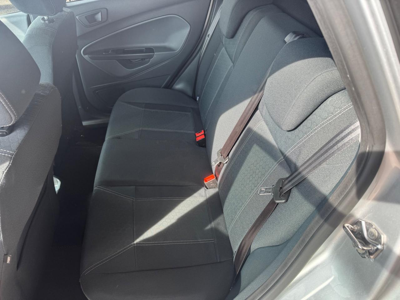 Ford Fiesta 1.4 TDCi 68CV 5 porte Titanium