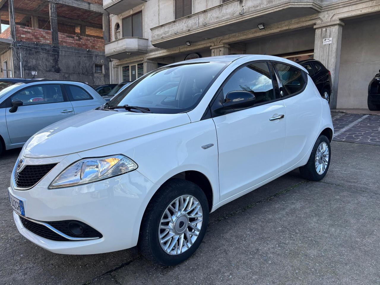 Lancia Ypsilon 1.2 69 CV 5 porte GPL Ecochic Gold METANO