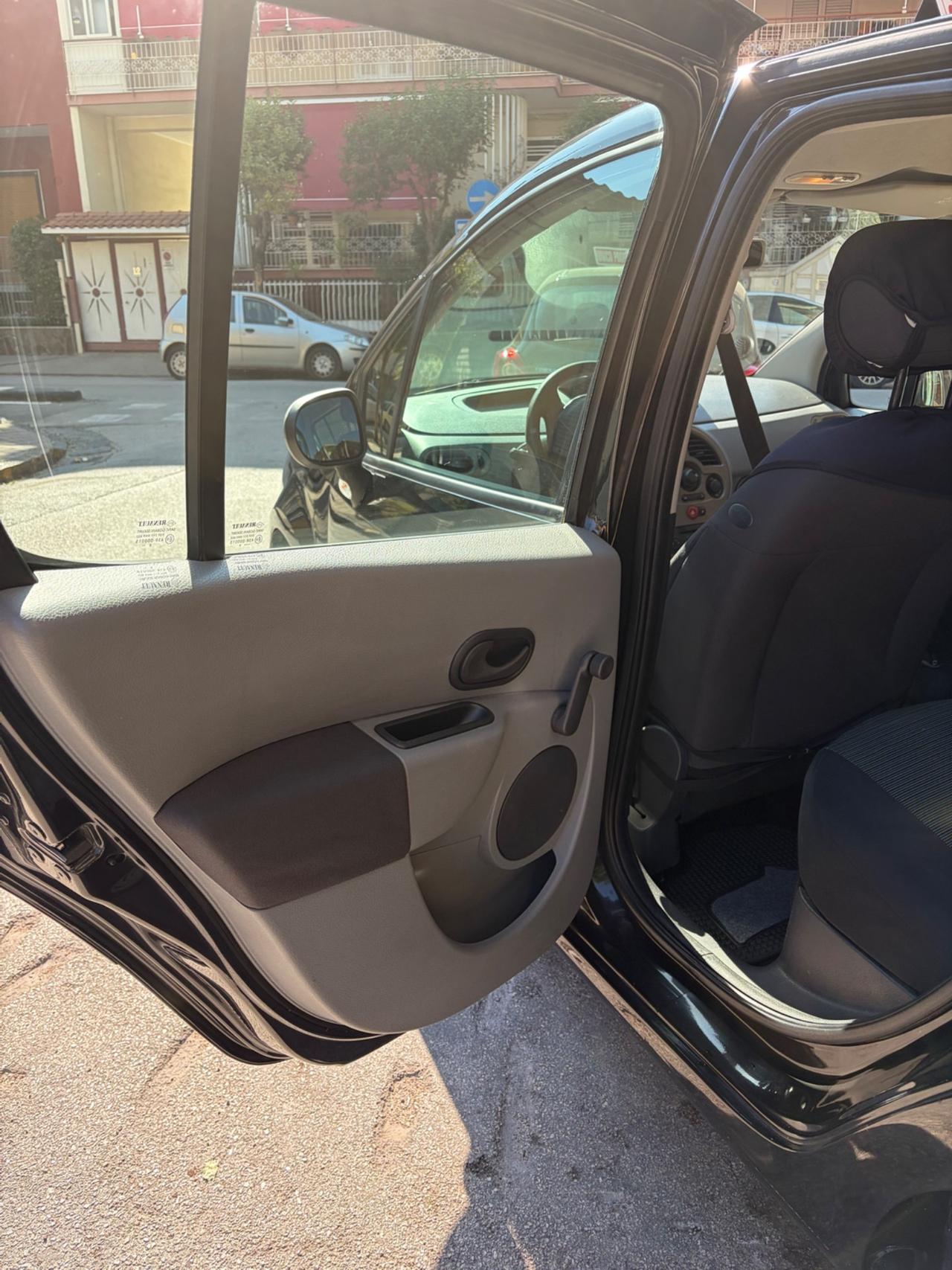 Renault Modus 1.5 dCi 85CV Dynamique